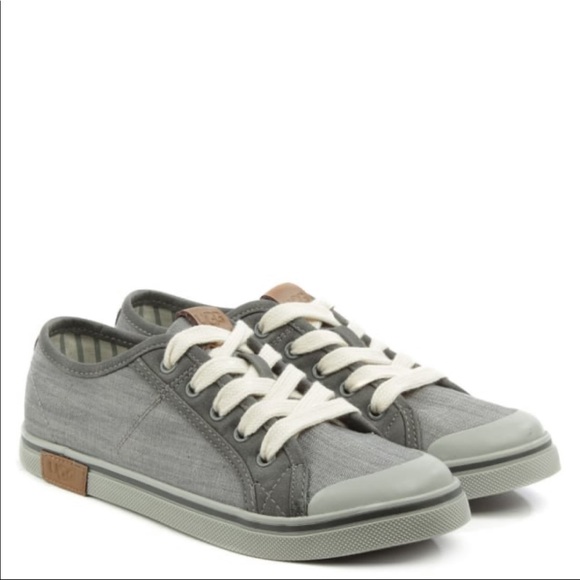 New UGG kids sneakers - Picture 2 of 7